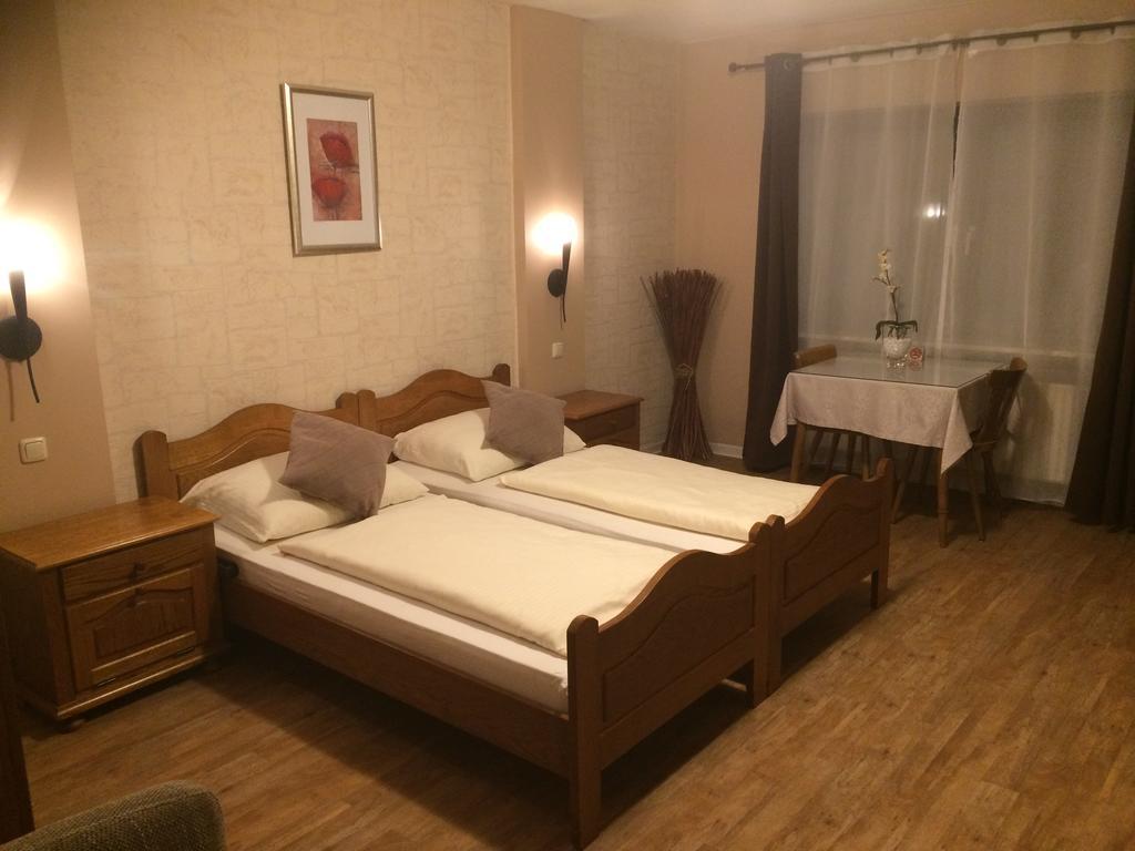 Hotel Zum Schnackel In Mainz วิสบาเดน ภายนอก รูปภาพ