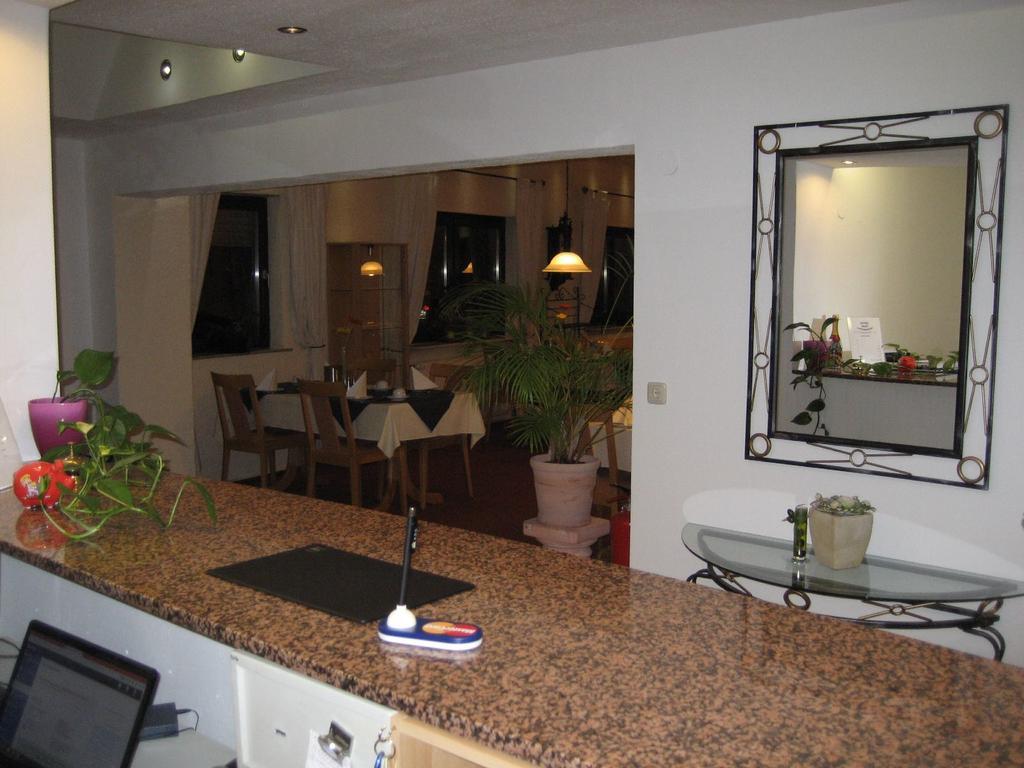 Hotel Zum Schnackel In Mainz วิสบาเดน ภายนอก รูปภาพ