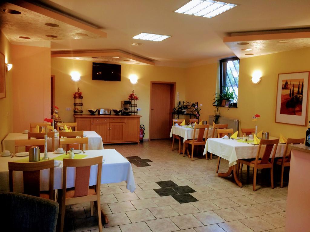 Hotel Zum Schnackel In Mainz วิสบาเดน ภายนอก รูปภาพ