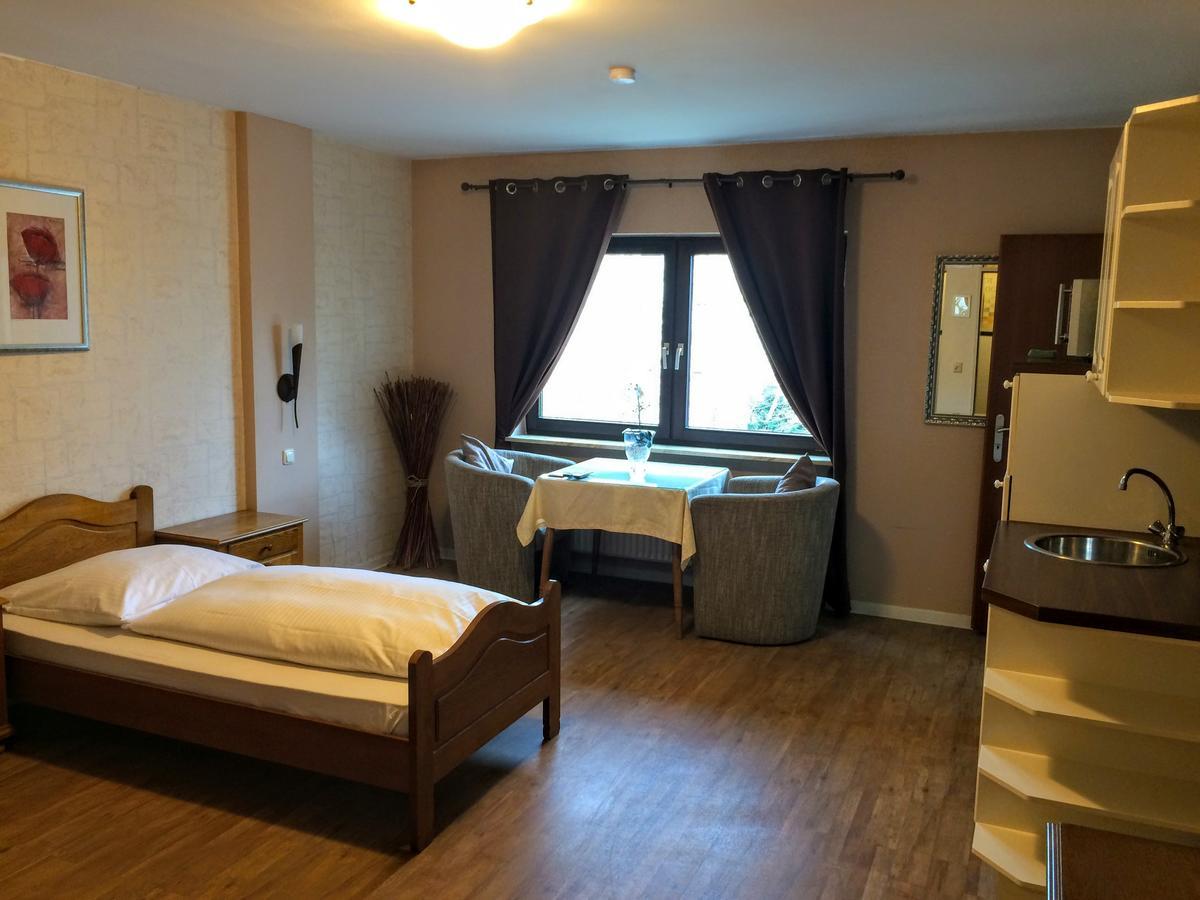Hotel Zum Schnackel In Mainz วิสบาเดน ภายนอก รูปภาพ