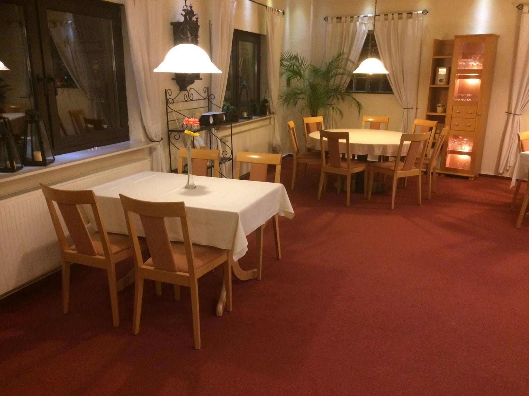 Hotel Zum Schnackel In Mainz วิสบาเดน ภายนอก รูปภาพ