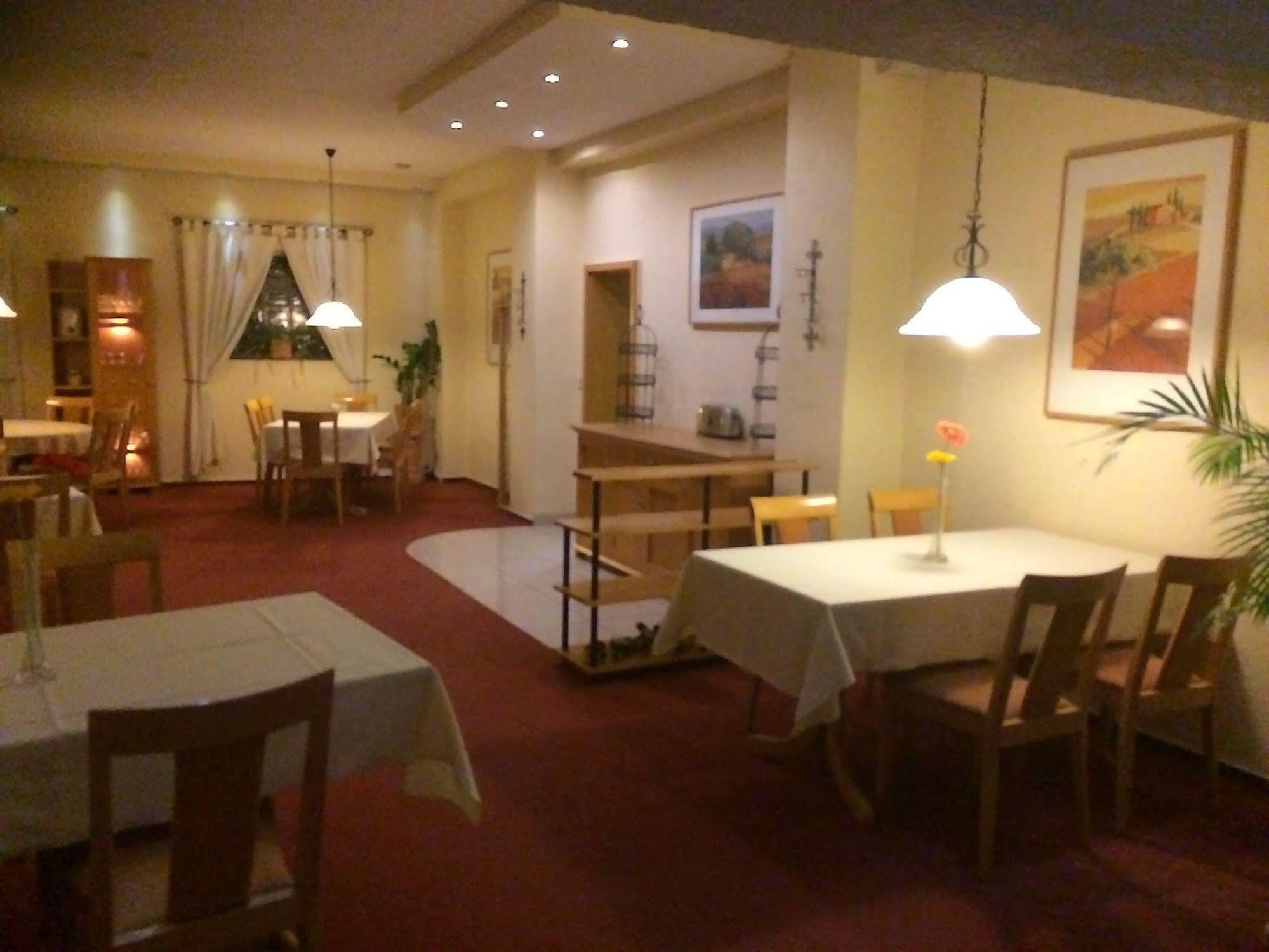 Hotel Zum Schnackel In Mainz วิสบาเดน ภายนอก รูปภาพ