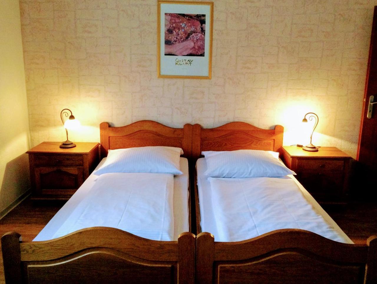 Hotel Zum Schnackel In Mainz วิสบาเดน ภายนอก รูปภาพ